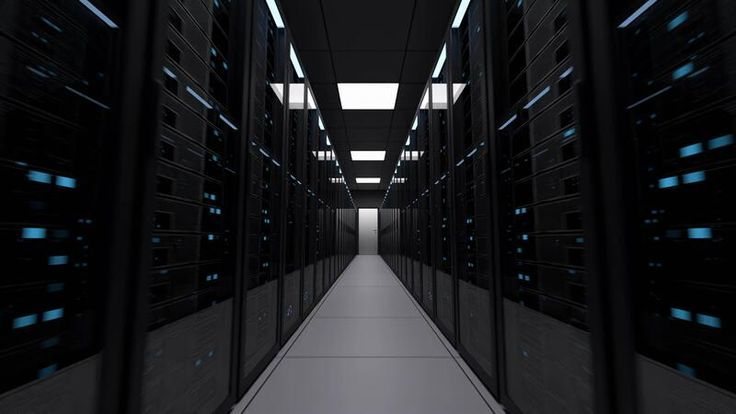Pasillo de la sala de servidores con racks a ambos lados